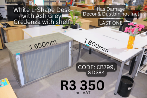 Contemporary used desk supplied by HNA Office Furniture in Gauteng.