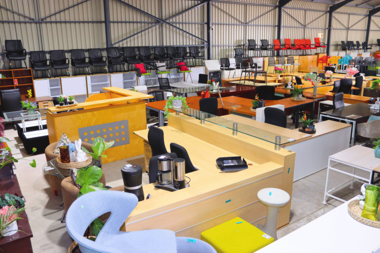 quality-used-reception-desks-and-seating-from-HNA-office-furniture-in-gauteng