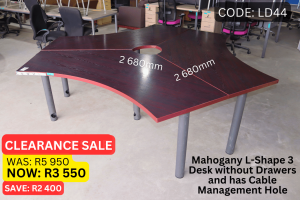 Used cluster desk supplied by HNA Office Furniture in Gauteng.